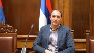 ОТKРИВАМО Kо је Стојан Петровић, судија који приводи, претреса и притвара противнике ископавања литијума ОТKРИВАМО Kо је Стојан Петровић, судија који приводи, претреса и притвара противнике ископавања литијума