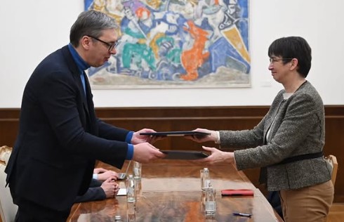 Немачка ће због подршке криминалном режиму у Београду на дуже време бити изолована са југо-истока Европе! Немачка ће због подршке криминалном режиму у Београду на дуже време бити изолована са југо-истока Европе!
