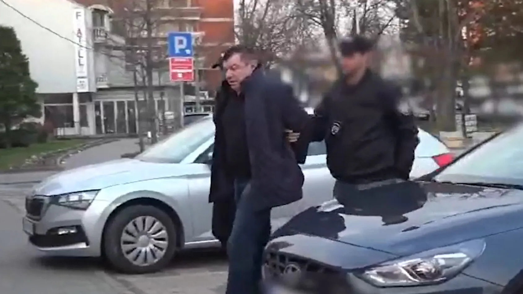 Како је име брата Ане Брнабић после шест сати волшебно нестало из записника о афери ЕПС? Како је име брата Ане Брнабић после шест сати волшебно нестало из записника о афери ЕПС?