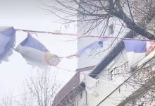 Некада су српске заставе биле дуж пута кроз север Косова - сада је институција Србије све мање, а од застава су остали дроњци Некада су српске заставе биле дуж пута кроз север Косова - сада је институција Србије све мање, а од застава су остали дроњци