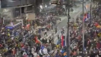 Професори и запослени на ФТН-у траже хитну истрагу напада на протесту у Београду: „Огорчени смо и згрожени насиљем, у питању је злочин“ Професори и запослени на ФТН-у траже хитну истрагу напада на протесту у Београду: „Огорчени смо и згрожени насиљем, у питању је злочин“