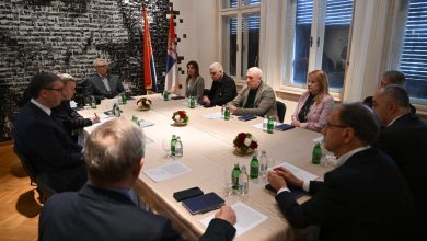 ЗЛИКОВАЦ и његово исто ВЕЛЕИЗДАЈНИЧКО и АНТИСРПСКО СРАЊЕ уз мало другачије паковање! ЗЛИКОВАЦ и његово исто ВЕЛЕИЗДАЈНИЧКО и АНТИСРПСКО СРАЊЕ уз мало другачије паковање!