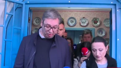 Велеиздајничког ЗЛИКОВЦА у Ковачици дочекали звиждуци: „Страх је променио страну“ (видео) Велеиздајничког ЗЛИКОВЦА у Ковачици дочекали звиждуци: „Страх је променио страну“ (видео)