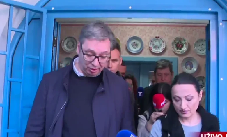 Велеиздајничког ЗЛИКОВЦА у Ковачици дочекали звиждуци: „Страх је променио страну“ (видео) Велеиздајничког ЗЛИКОВЦА у Ковачици дочекали звиждуци: „Страх је променио страну“ (видео)