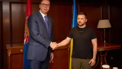 Вучићева трговина муницијом и оружјем са Зеленским иде преко приватних фирми које послују из државних вила?! Вучићева трговина муницијом и оружјем са Зеленским иде преко приватних фирми које послују из државних вила?!