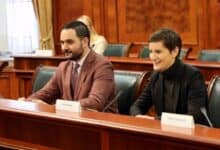 Шеф кабинета Ане Брнабић и његова сестра добили по милион евра од оф-шор фирме и Привредне коморе Србије Шеф кабинета Ане Брнабић и његова сестра добили по милион евра од оф-шор фирме и Привредне коморе Србије