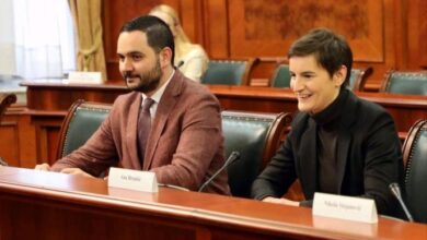 Шеф кабинета Ане Брнабић и његова сестра добили по милион евра од оф-шор фирме и Привредне коморе Србије Шеф кабинета Ане Брнабић и његова сестра добили по милион евра од оф-шор фирме и Привредне коморе Србије
