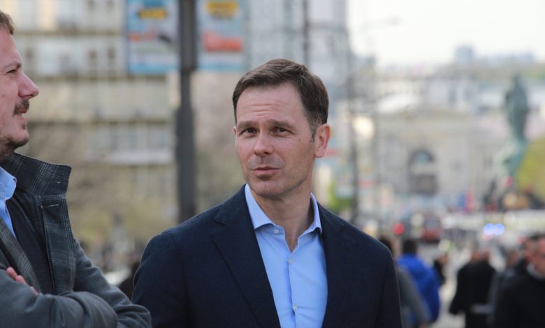 Школовање деце Синише Малог у приватној школи у Београду коштало је 235.000 евра – све је плаћено новцем из мистериозних офшор компанија Школовање деце Синише Малог у приватној школи у Београду коштало је 235.000 евра – све је плаћено новцем из мистериозних офшор компанија