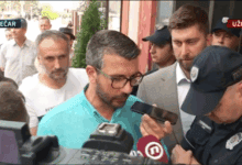Хаос у Зајечару: Опозиција тражи увид у бирачки материјал, полиција им не да да уђу у зграду Општине (видео) Хаос у Зајечару: Опозиција тражи увид у бирачки материјал, полиција им не да да уђу у зграду Општине (видео)