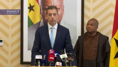 До краја године Вучић увози 100.000 црнаца из Гане у Србију и даје им дозволе за боравак и рад! До краја године Вучић увози 100.000 црнаца из Гане у Србију и даје им дозволе за боравак и рад!