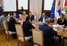 ММФ: Србија од октобра повећава цену струје за минимум седам одсто, ограничење у повећању пензија и плата ММФ: Србија од октобра повећава цену струје за минимум седам одсто, ограничење у повећању пензија и плата
