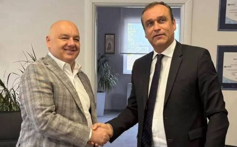 Мађарска државна електропривреда преузела већински удео власништа компанија „Енерготехнике Јужна Бачка“ и „Електромонтаже“ - предузећа издвојених из ЕПС-а Мађарска државна електропривреда преузела већински удео власништа компанија „Енерготехнике Јужна Бачка“ и „Електромонтаже“ - предузећа издвојених из ЕПС-а