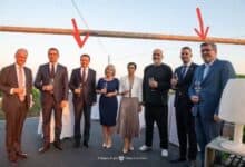 Вучићев министар Немања Старовић испија вино са Вучићевим братом по тати! Вучићев министар Немања Старовић испија вино са Вучићевим братом по тати!