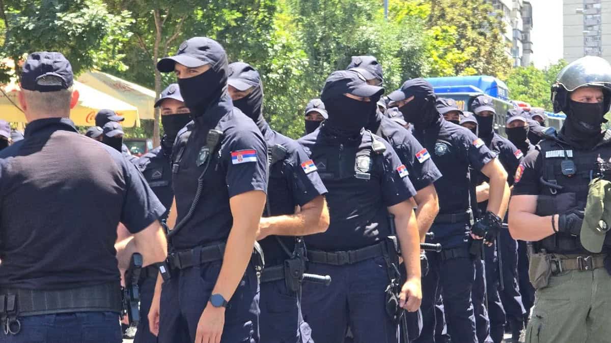 Струковно удружење полиције Ивици Дачићу: Употреба "фантомки" током обезбеђења грађанских блокада изазвала негативне реакције јавности Струковно удружење полиције Ивици Дачићу: Употреба "фантомки" током обезбеђења грађанских блокада изазвала негативне реакције јавности