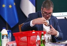 КИЛАВИ ЗЛИКОВАЦ много брине о ценама кобасице и кромпира ал га за цену струје заболе! КИЛАВИ ЗЛИКОВАЦ много брине о ценама кобасице и кромпира ал га за цену струје заболе!