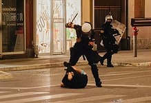 Огласио се студент ког је полиција брутално претукла у Ваљеву: Kрвнички ме је тукла група Прибојаца (видео) Огласио се студент ког је полиција брутално претукла у Ваљеву: Kрвнички ме је тукла група Прибојаца (видео)