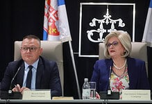 Цицо, Цицо, вештицо, који ће Witcher пре до тебе? Руски или српски...