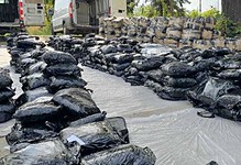 У Македонији заплењено преко 40 тона дроге спремљних за продају у Србији преко напредних нарко дилера! (видео) У Македонији заплењено преко 40 тона дроге спремљних за продају у Србији преко напредних нарко дилера! (видео)