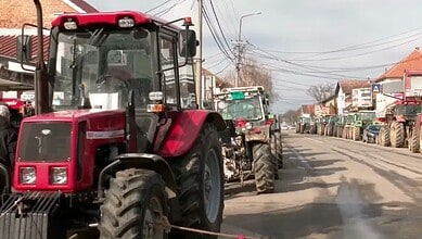 Пољопривредници из Мрчајеваца радикализују протест: Најављују тоталну блокаду (видео) Пољопривредници из Мрчајеваца радикализују протест: Најављују тоталну блокаду (видео)