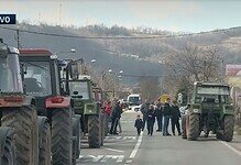 ЗЛИКОВАЦ после хапшења ветерана почео да хапси и пољопривреднике! (видео) ЗЛИКОВАЦ после хапшења ветерана почео да хапси и пољопривреднике! (видео)