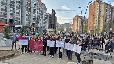 Митровачки студенти траже ванредну седницу Скупштине Србије о статусу Универзитета у Приштини Митровачки студенти траже ванредну седницу Скупштине Србије о статусу Универзитета у Приштини