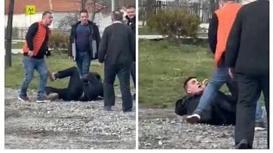 Режимски батинаши цео дан ор раног јутра тероришу и пребијају народ у Бору (видео) Режимски батинаши цео дан ор раног јутра тероришу и пребијају народ у Бору (видео)