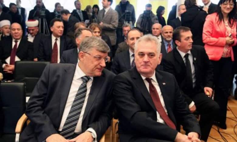 Ко је Оливер Антић, оснивач СНС, Вучићев мецена који му је гурао на правном, болесник и магационер кокаин дипломатије? Ко је Оливер Антић, оснивач СНС, Вучићев мецена који му је гурао на правном, болесник и магационер кокаин дипломатије?