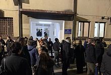 Пет насумично ухапшених пољопривредника претучено је у Полицијској станици у Богатићу, једном од њих поломљена је рука! Пет насумично ухапшених пољопривредника претучено је у Полицијској станици у Богатићу, једном од њих поломљена је рука!