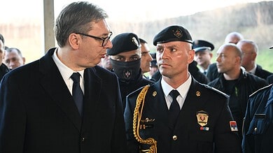 Масовни одласци из САЈ-а откако је Жмирић постао шеф, неће да служе СНС Масовни одласци из САЈ-а откако је Жмирић постао шеф, неће да служе СНС