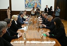 Овај ШУВРНУТИ кренуо да нас уједињује са Украјином?! Овај ШУВРНУТИ кренуо да нас уједињује са Украјином?!