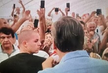 Вучићев чувар диловао хероин и напао полицајце Вучићев чувар диловао хероин и напао полицајце