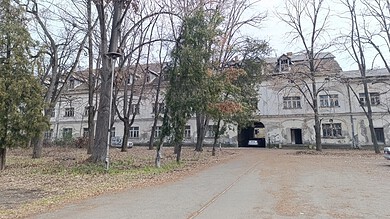 Спорни комплекс на месту касарне: Радови пријављени, породице нису расељене, случај пред Уставним судом Спорни комплекс на месту касарне: Радови пријављени, породице нису расељене, случај пред Уставним судом